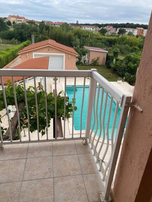 Lovely 3 Bedroom Apartment In Quiet Area W/ Pool 普拉 外观 照片