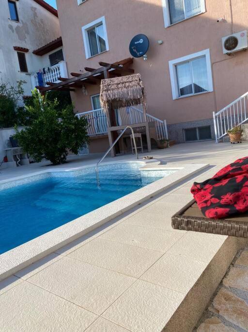 Lovely 3 Bedroom Apartment In Quiet Area W/ Pool 普拉 外观 照片